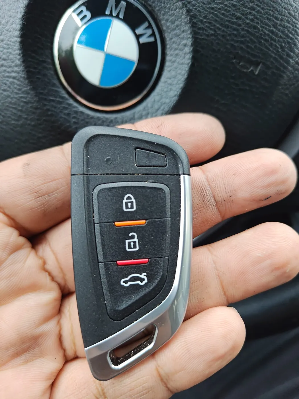 Clé BMW refaite et codée sur véhicule à Nice — CléAzur